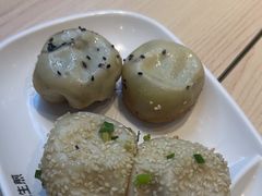 -小杨生煎(金山百联购物中心3楼店)