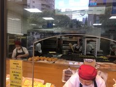 面包甜点陈列柜-鲍师傅糕点(江苏路店)