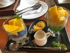 -Chom Cafe and Restaurant