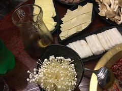 -重庆爽翻天老火锅(临平万达广场店)