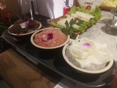 -尚尚仙·酸汤猪手·猪肚鸡火锅(华联万柳购物中心店)