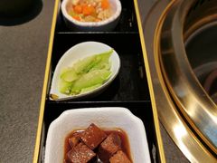 -铭牛烧肉·和牛海鲜自助(高新月牙湖店)