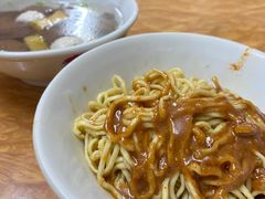 -松树干拌面店
