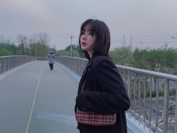 -变画·发型STUDIO