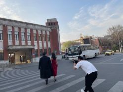 -雪中彩影婚纱摄影·微光艺术中心