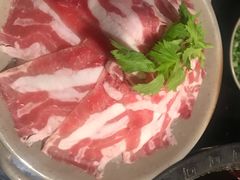 -茅草房·河畔园林火锅