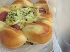 咖喱蒜香肠仔包-御蝶坊面包KNAC(沙河西店)