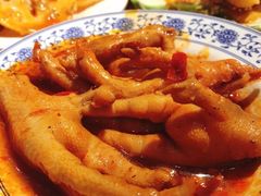 -爆炸头阿姨小四川正宗川味小吃(无任何分店)