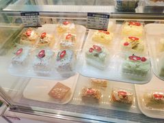 -白玉兰食品甜凤店(合生汇店)