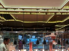 -大中华希尔顿酒店-念自助餐·嗨啤·小龙虾