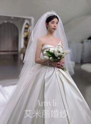 -艾米丽婚纱礼服