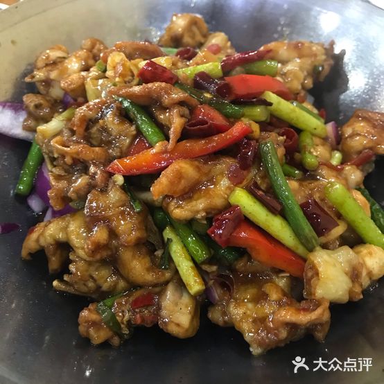岳阳楼湘菜馆(美丰路店)