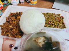 -湖南人家湘菜馆(镇江路店)