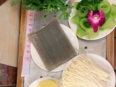 -山城年华老火锅(玉林店)