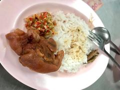 -Kha Mu Charoensang(Silom)