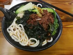 -丽虹云南过桥米线(兴工街店)