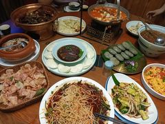 -老滇山寨•云南特色菜•地方菜•民族风情歌舞表演(金碧店)