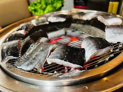 -围炉肉舍•炭烤活鳗•丹东海鲜烤肉(步行街店)