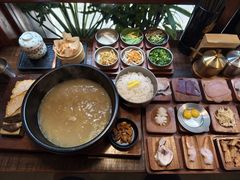 -银米·云南传统过桥米线(双廊黑金冠店)