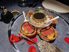 惠灵顿牛排-弦月窗LUNETTE BY AMANDA(复兴路店)