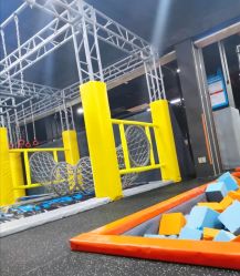 -蹦贝运动中心·蹦床·攀岩·闯关(龙岗店)
