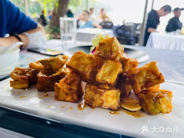 柳莺湖上·湖景餐厅·江南菜(西湖店)网红茄子图片