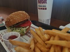 -The Habit Burger Grill 哈比特汉堡(世博店)