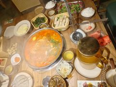 -野山舂·贵州现舂酸汤火锅(鸿通城店)