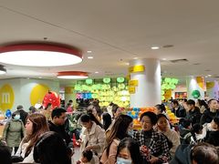 -m豆巧克力世界(上海世茂广场店)