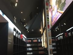 -钟书阁(松江泰晤士小镇店)