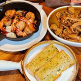 这家西班牙餐厅生意也太火爆了，格调和装修精致且高级