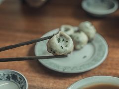 -老字号眼镜子煎包汤包店