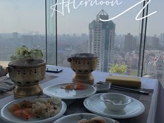 -云顶旋转自助景观餐厅