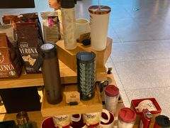 零售区-星巴克臻选(上海中环广场2F店)