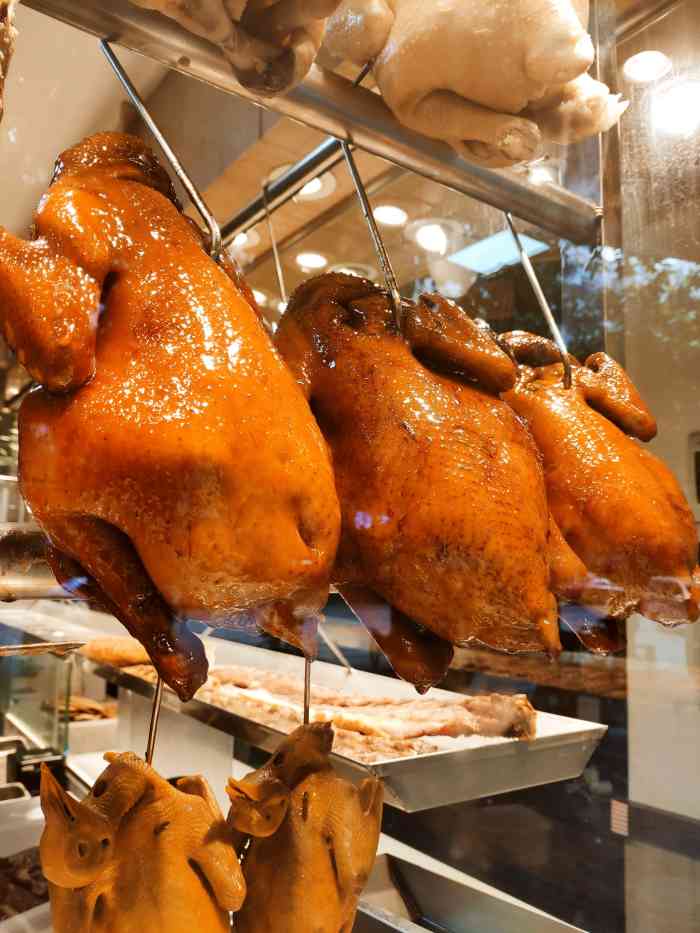 大塘烧鹅(晓港湾店)-"之前一直经过这家店,看到门口展示图片很诱.
