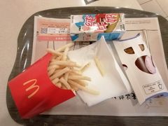 -麦当劳(汉口火车站候车室店)