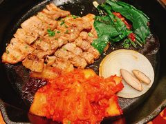 -佰烧海鲜烤肉火锅自助(世茂国际广场店)