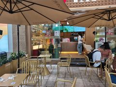 露天位-霸王茶姬(南强街店)