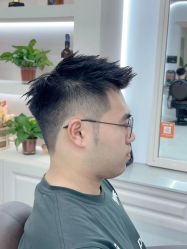 -尤司男士国潮理发馆