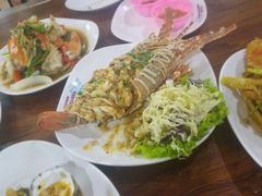-班赞海鲜市场胖阿姨加工点