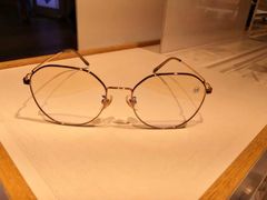-LOOK眼镜·蔡司依视路配镜(宝山万达店)