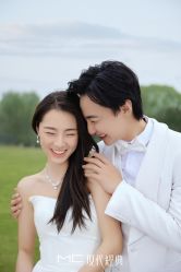 -现代经典婚纱摄影