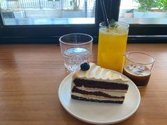海盐焦糖蛋糕切件-转山咖啡(松柏社区店)