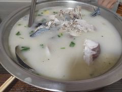 -雪湖煜辰鱼头老店(雪野湖店)