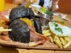 27&nbsp;牛肉汉堡-HELLO 27 意面·沙拉·帕尼尼