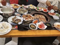 -锤头鲨毛肚海鲜烤肉自助餐厅(国购广场店)