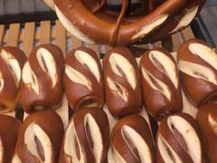 -Dough&Joe团憩(瑞虹天地月亮湾店)