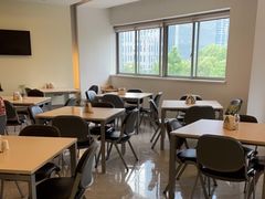-杭州中升之星奔驰4S店(滨江店)