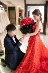 -现代经典婚纱摄影