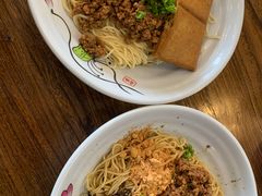 -碗里捞川渝特色面(沙河玖耀里店)